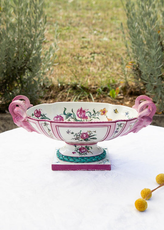 Antiguo centro de mesa fayenza de Gien, Asas de Cabeza de Carnero — Francia, c. 1870