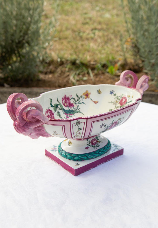 Antiguo centro de mesa fayenza de Gien, Asas de Cabeza de Carnero — Francia, c. 1870