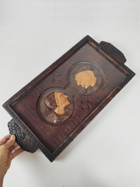 Bandeja vasca de madera tallada pareja ancianos 1930-1950 (56*28 cm)