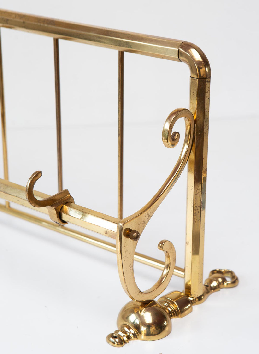 Perchero de pared alemán en latón dorado c. 1950s (79 cm)