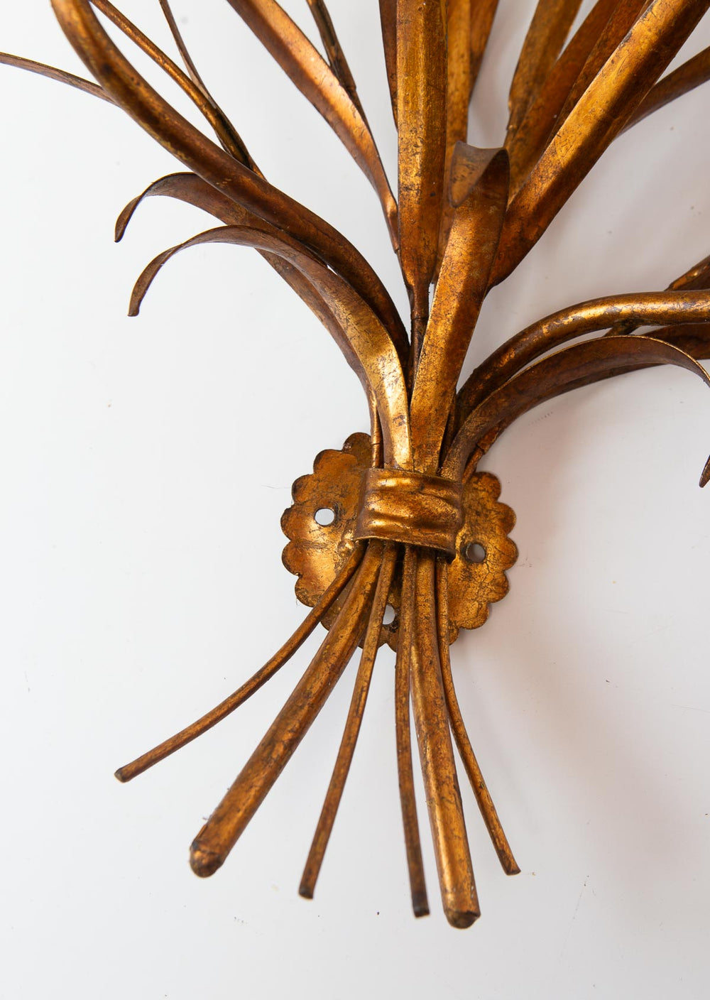 Pareja apliques italianos metal dorado hojas y espigas c. 1960/70 (52*46 cm)