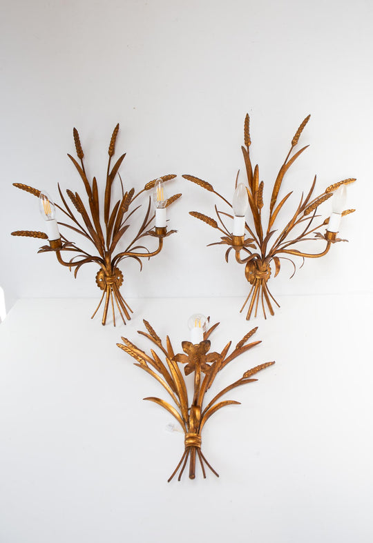 Pareja apliques italianos metal dorado hojas y espigas c. 1960/70 (52*46 cm)