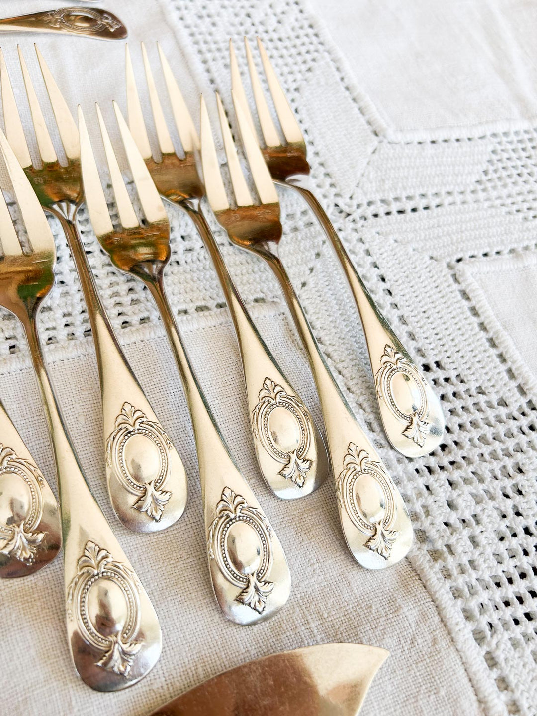 Cubiertos pescado PARA 10 ERCUIS c. 1910/20 modelo MEDALLÓN Y PERLAS  (20 PIEZAS)