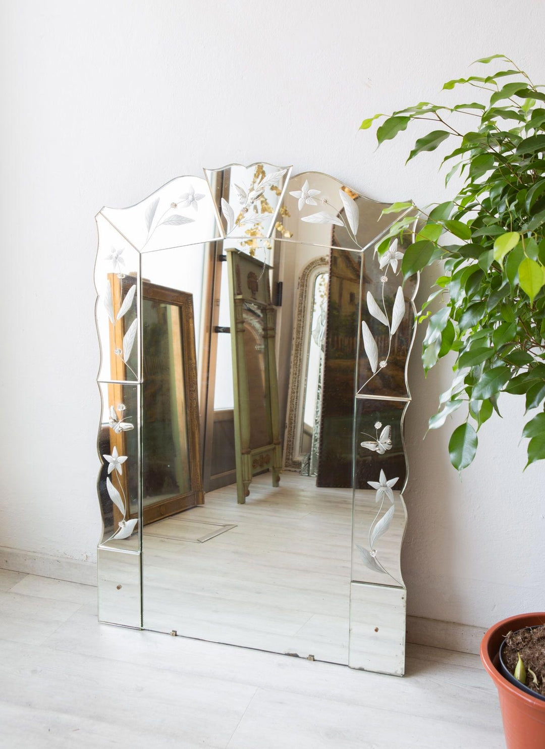 Gran espejo veneciano mediados XX (108*75 cm)