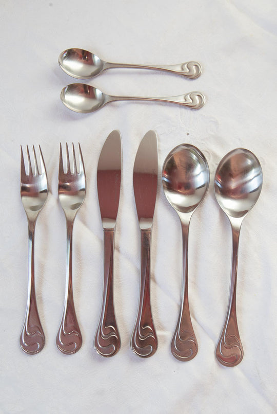 Cubiertos Rosenthal Studio modelo Asymmetria para 8