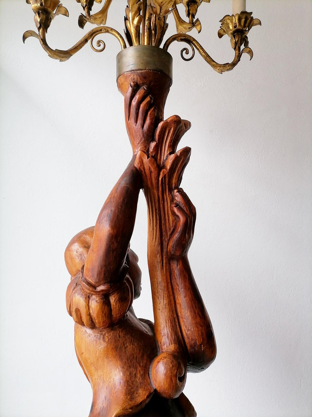 Gran lámpara de pie torchero florentino con nubio c. 1930 (225 cm)