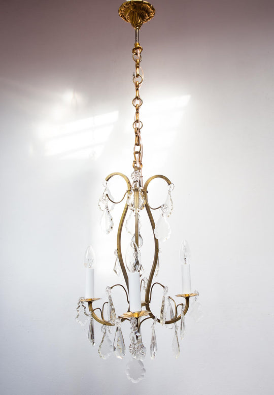 Chandelier francés latón 3 brazos con cristales c. 1940s (35 cm)