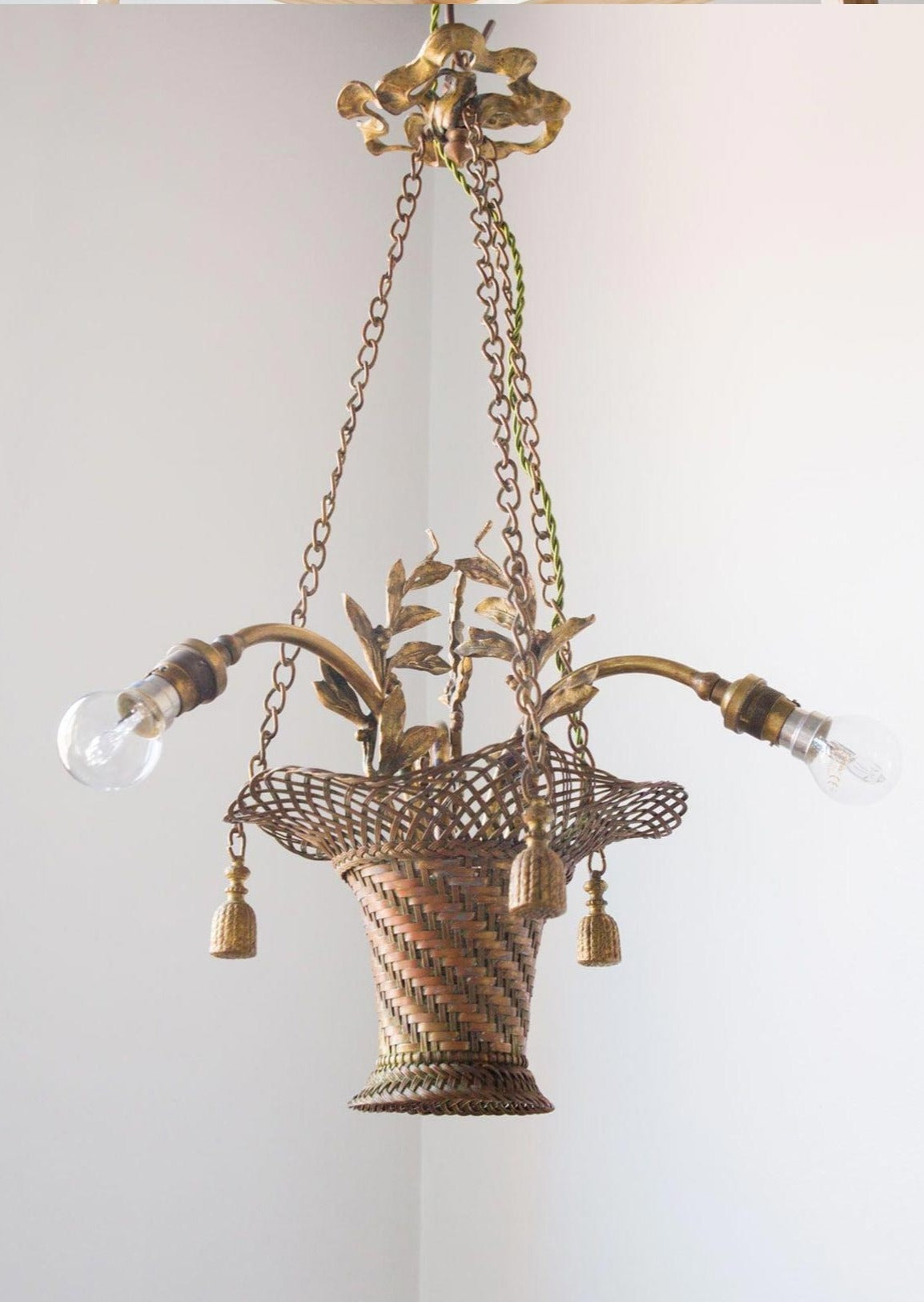 Antigua araña francesa cesta con hojas laurel brass basket antique french chandelier