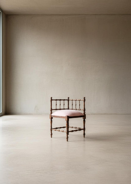 Antigua silla esquinera francesa madera tapizado rizo rosa c. 1900