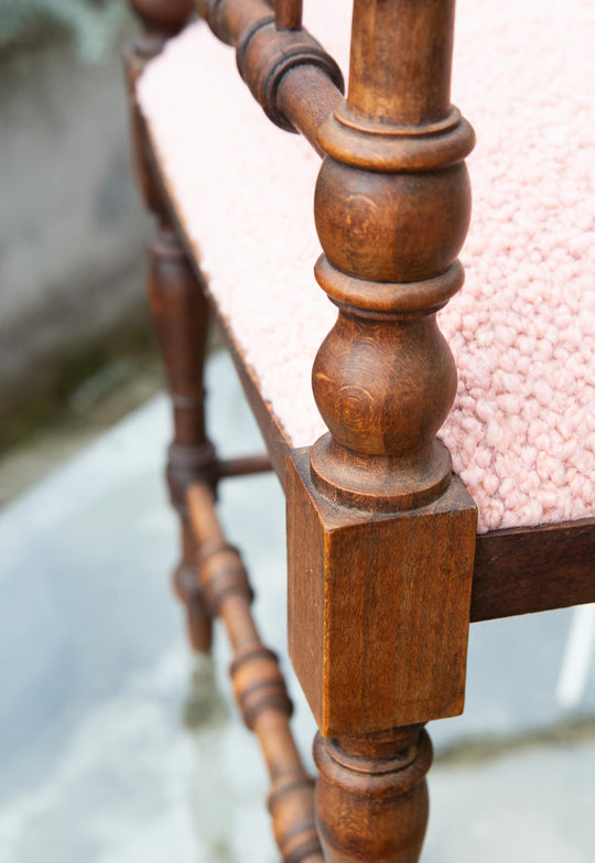 Antigua silla esquinera francesa madera tapizado rizo rosa c. 1900