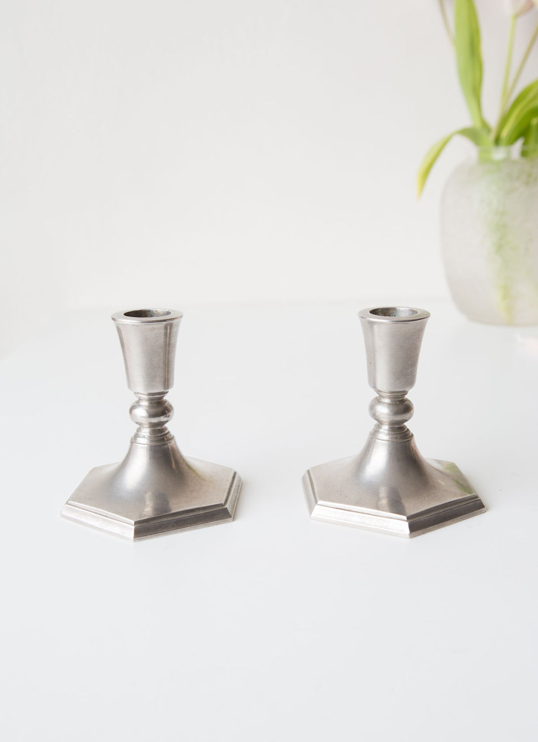 Pareja pequeños candeleros suecos plateados (VENDIDOS)