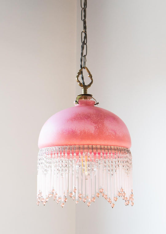 Lámpara techo rosa flecos cristal (VENDIDA)
