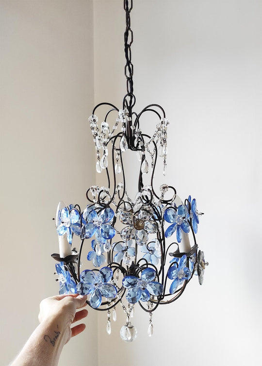 Antigua lampara de araña techo italiana dorada y cristales antique italian chandelier flores azules
