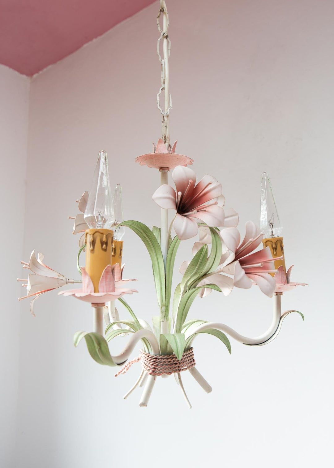 Chandelier italiano flores y hojas metal colores c. 1980s (34 cm)