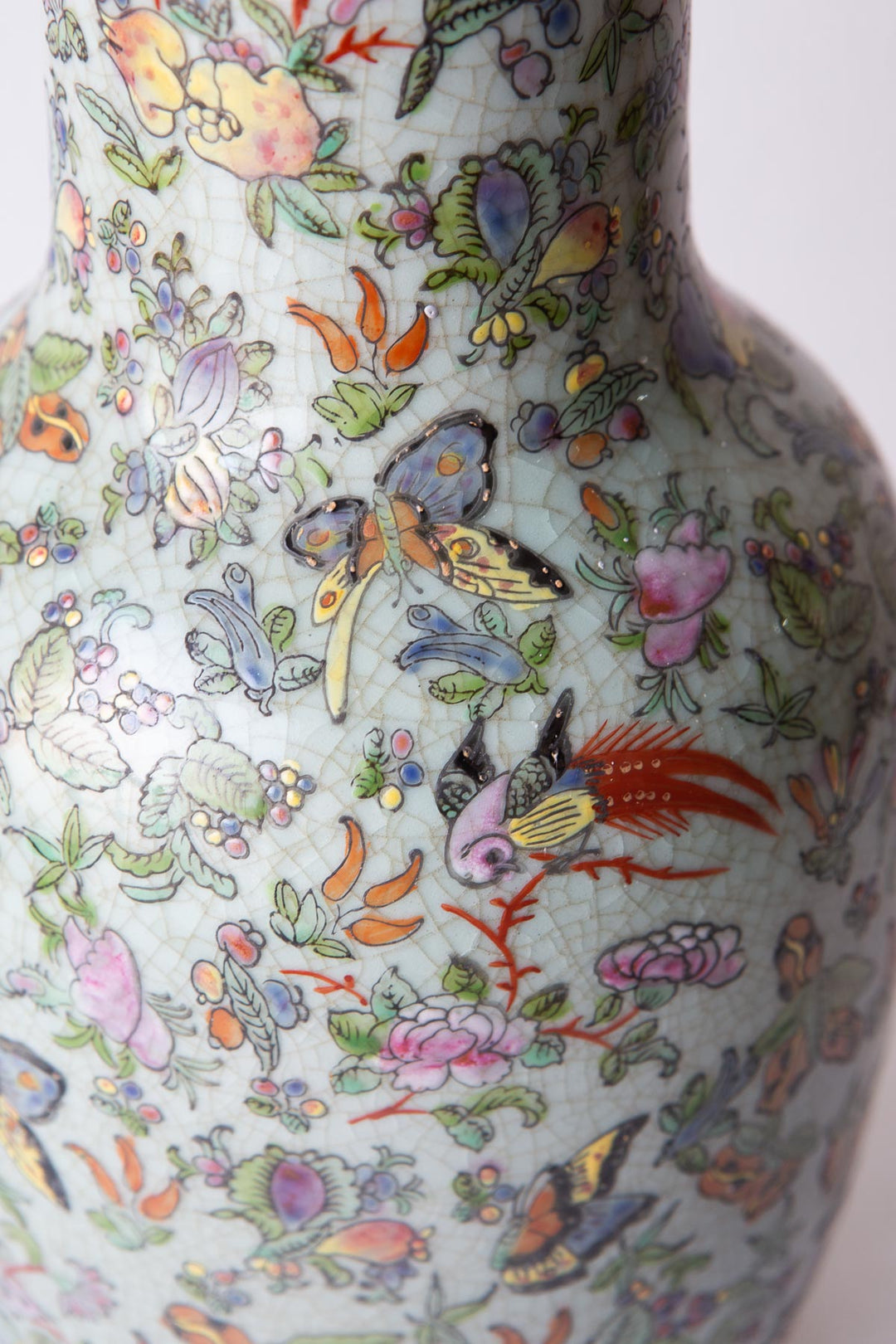 Jarrón chino cerámica esmaltada mariposas (VENDIDO)