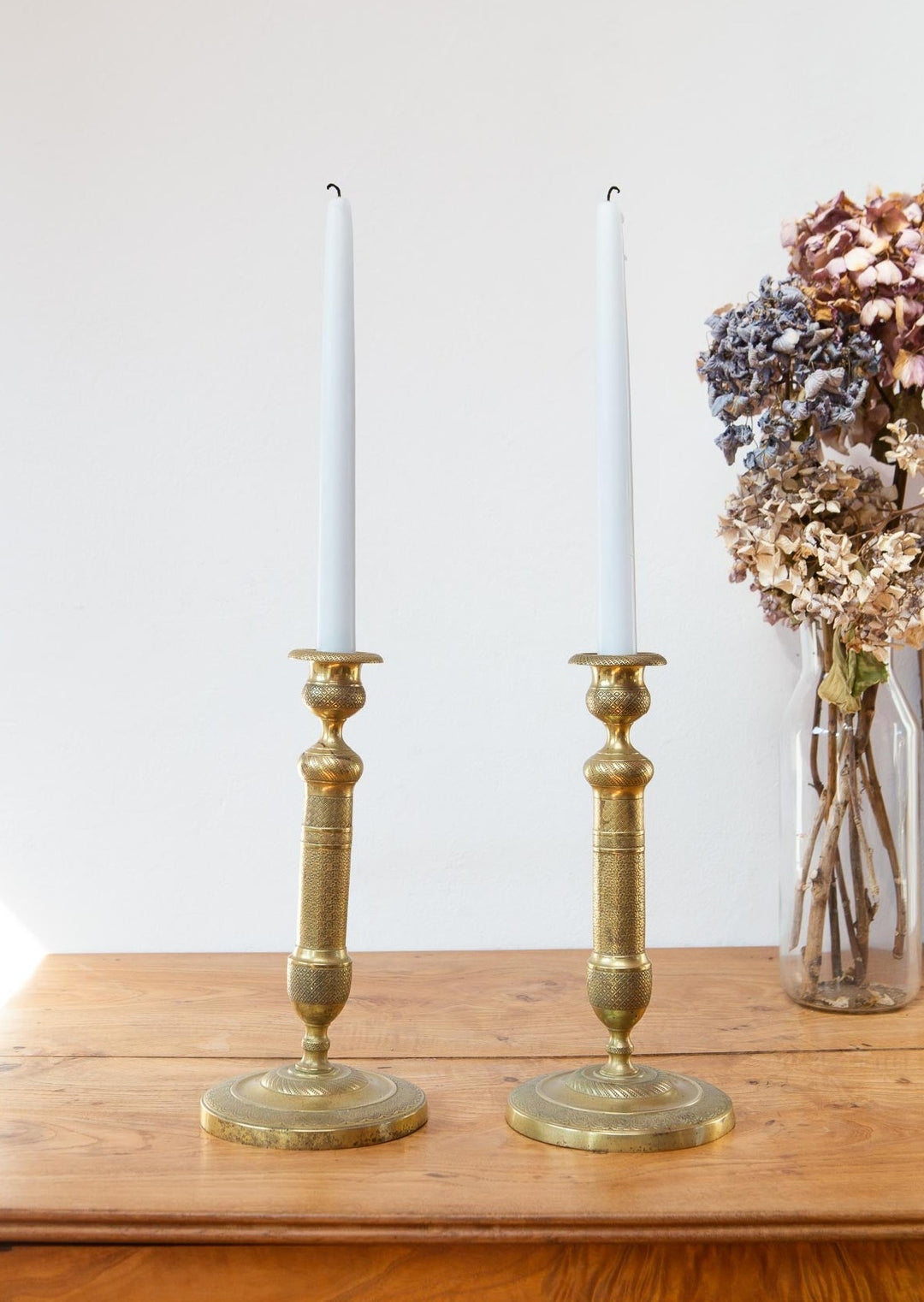 Pareja candeleros franceses Restauración prinpios XIX antique french candlesticks