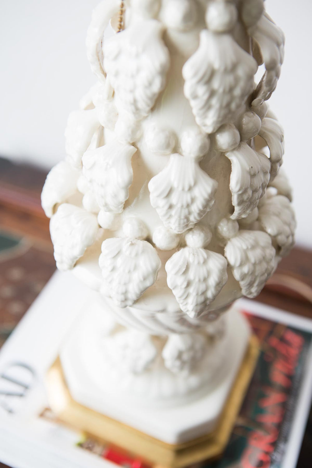 Lámpara mesa cerámica Bondia Manises blanca (VENDIDA)