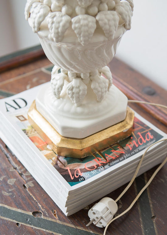 Lámpara mesa cerámica Bondia Manises blanca (VENDIDA)