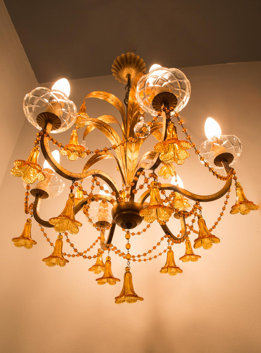 Lámpara techo italiana metal dorado flores Murano ámbar (VENDIDO)