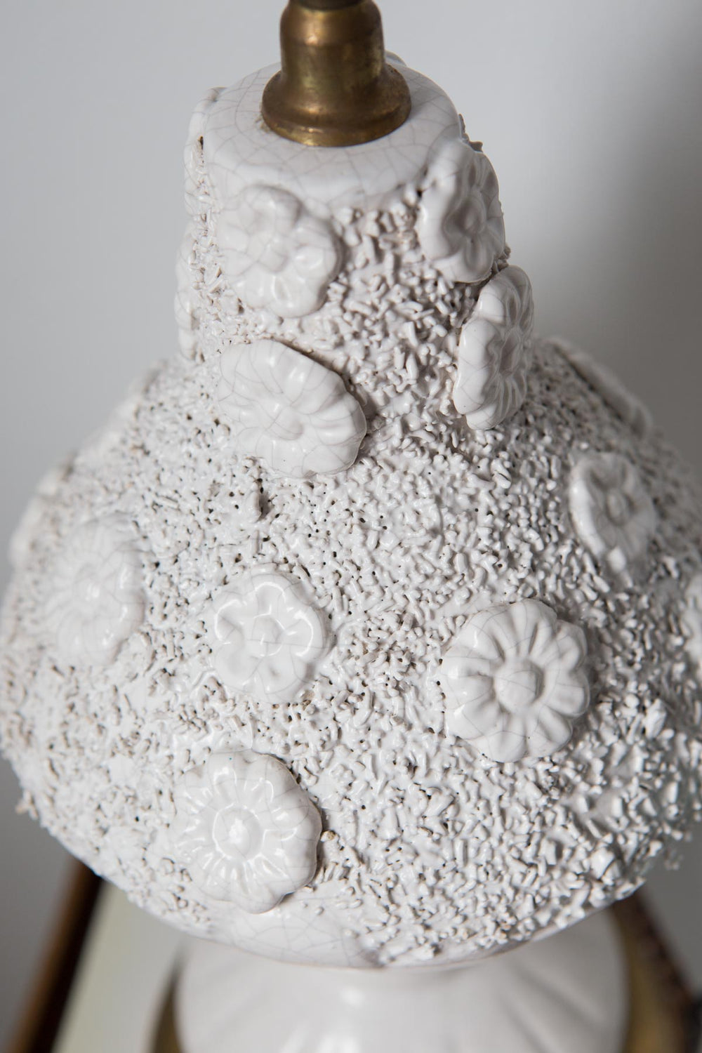 Lámpara mesa cerámica blanca Manises (VENDIDA)