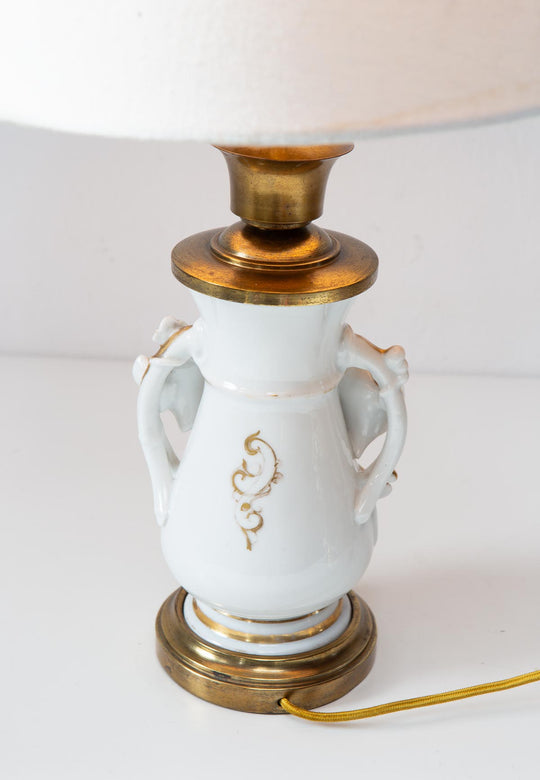 Antigua lámpara mesa francesa porcelana flores s. XIX (38 cm)