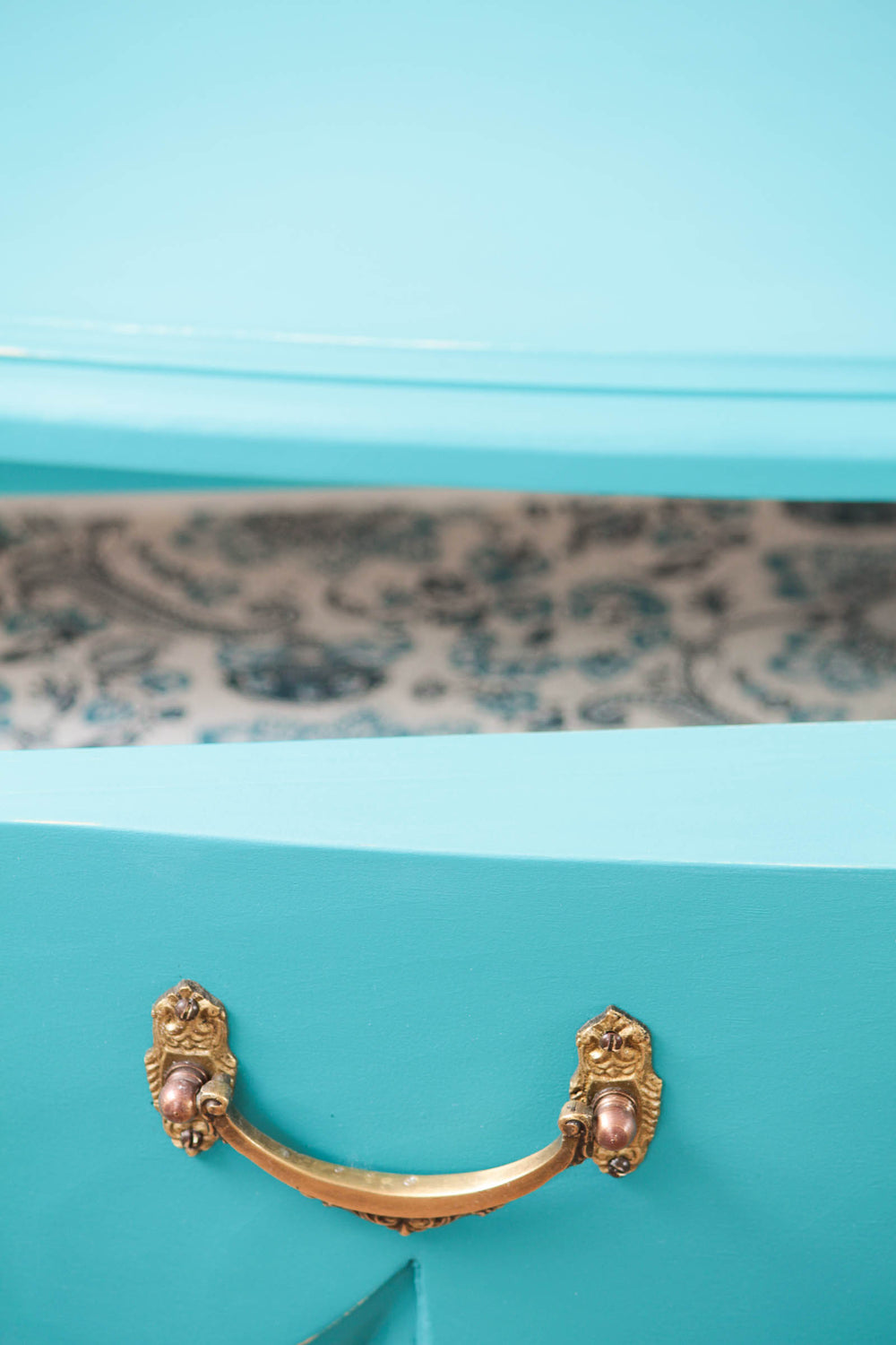Consola con cajones azul aguamarina estilo Luis XV (DESCATALOGADA)