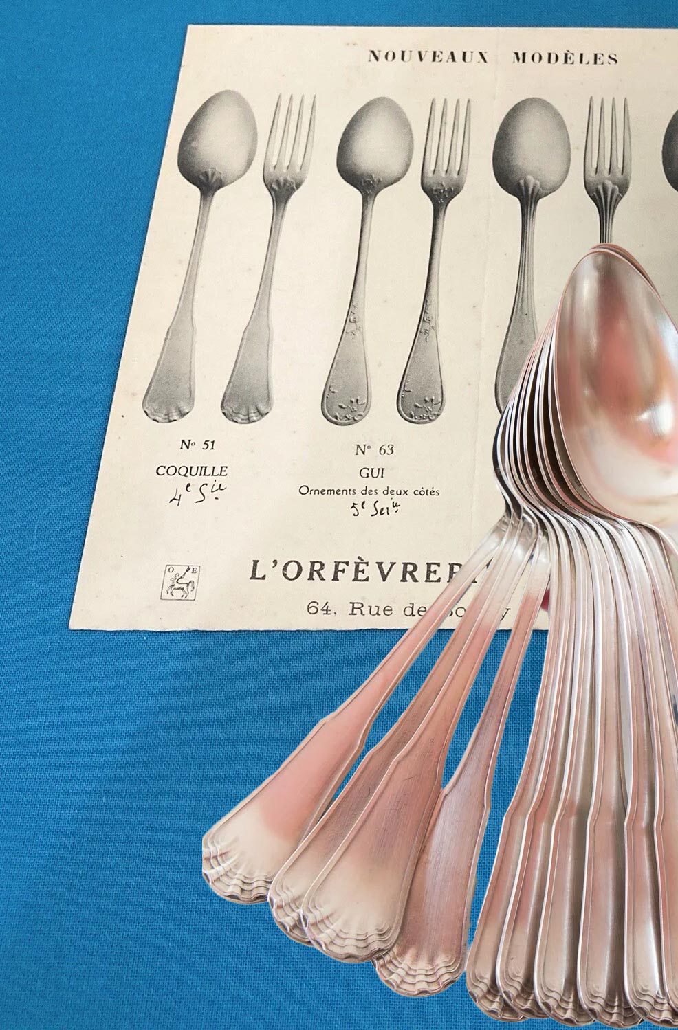 Juego 12 CUCHARAS MESA con iniciales grabadas ERCUIS Coquille