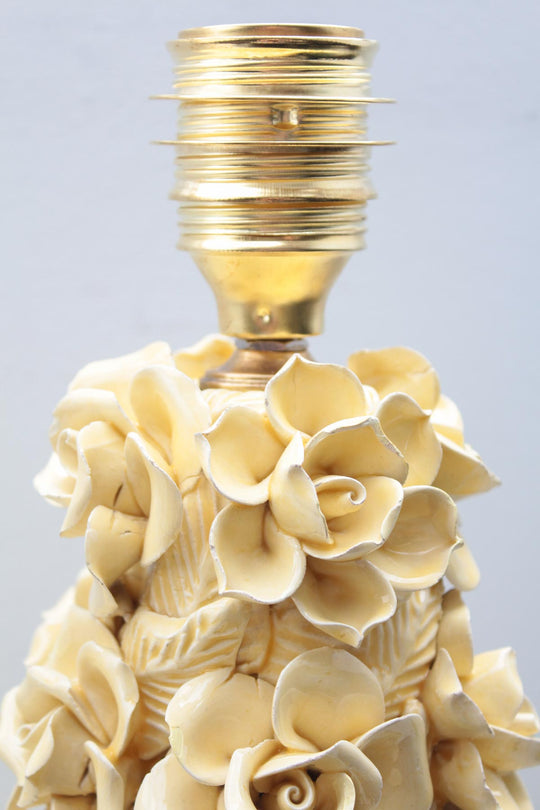 Lámpara de mesa amarilla loza Manises (VENDIDA)