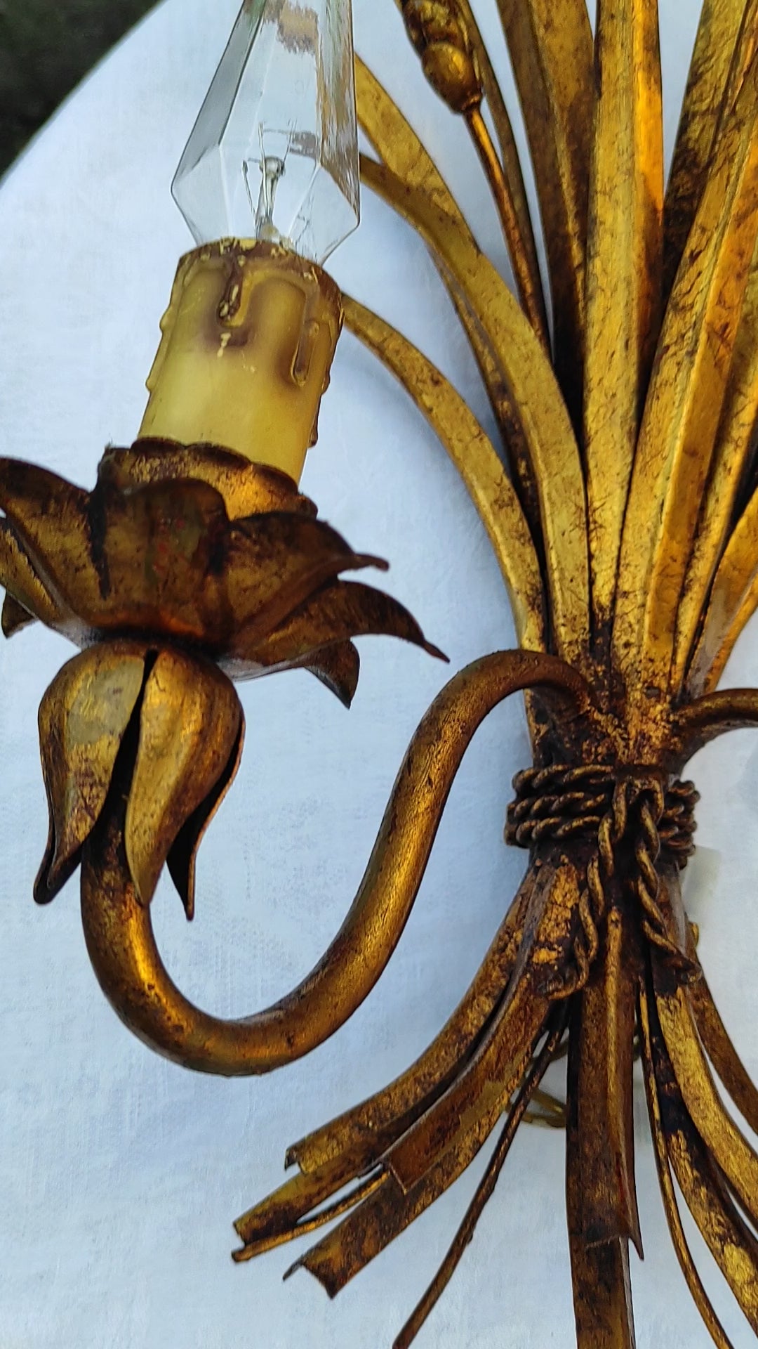 Pareja apliques italianos metal dorado hojas y espigas c. 1960/70 (45*26 cm)