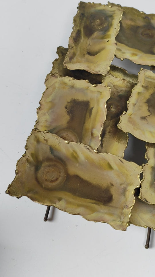 Escultura o aplique láminas latón USA c. 1970s (28 cm)