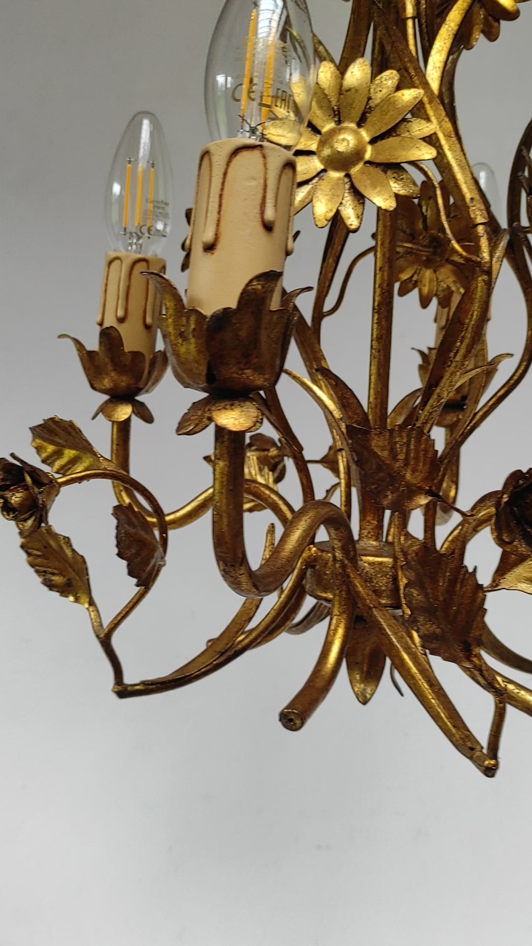 Chandelier italiano metal dorado con hojas y flores c. 1970/80 (32 cm)