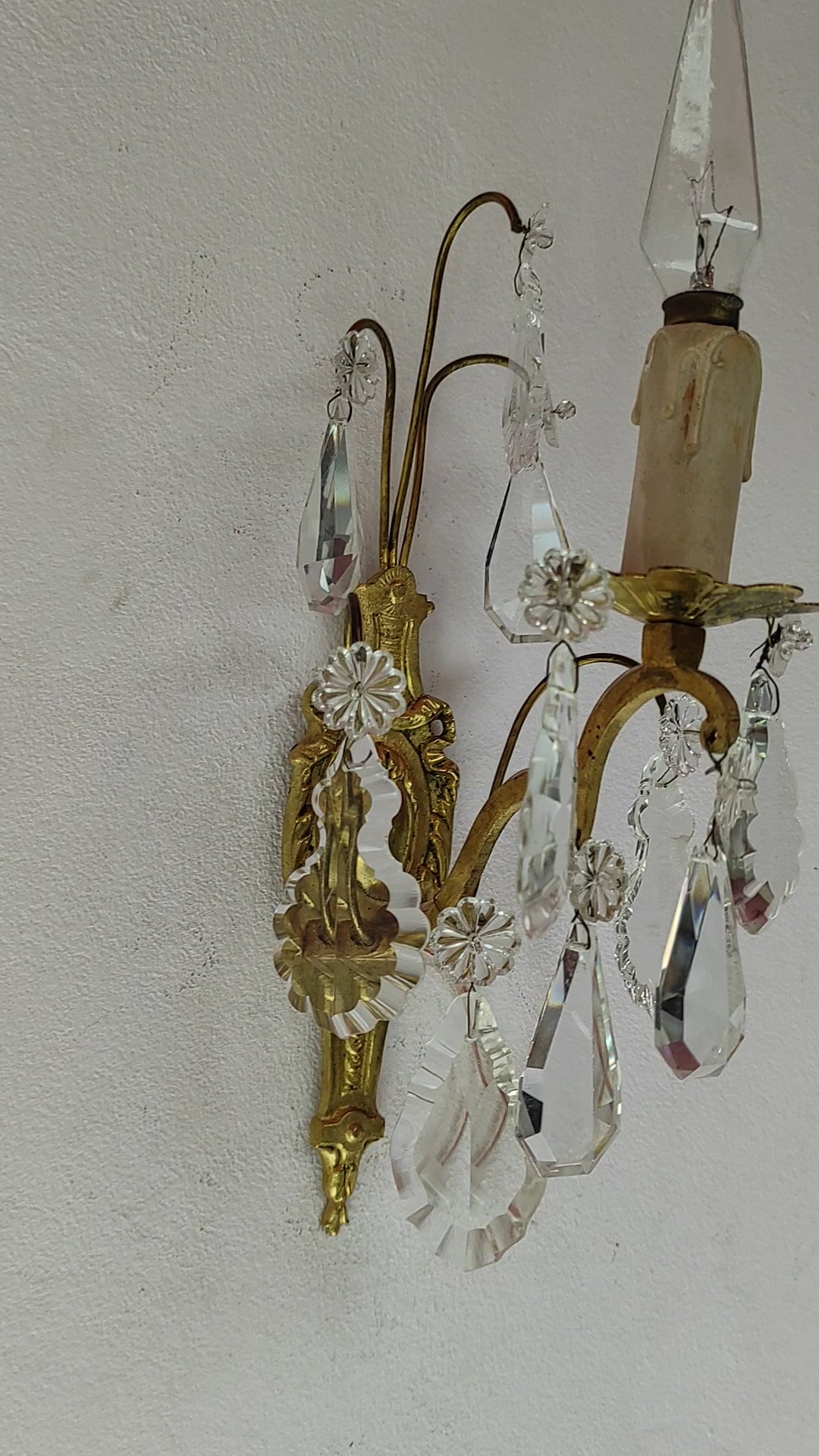 Pareja apliques vintage franceses bronce y cristales (34 cm)