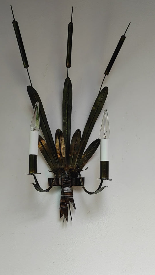 Gran aplique francés chapa metal hojas y espadaña c. 1940 (67 cm)