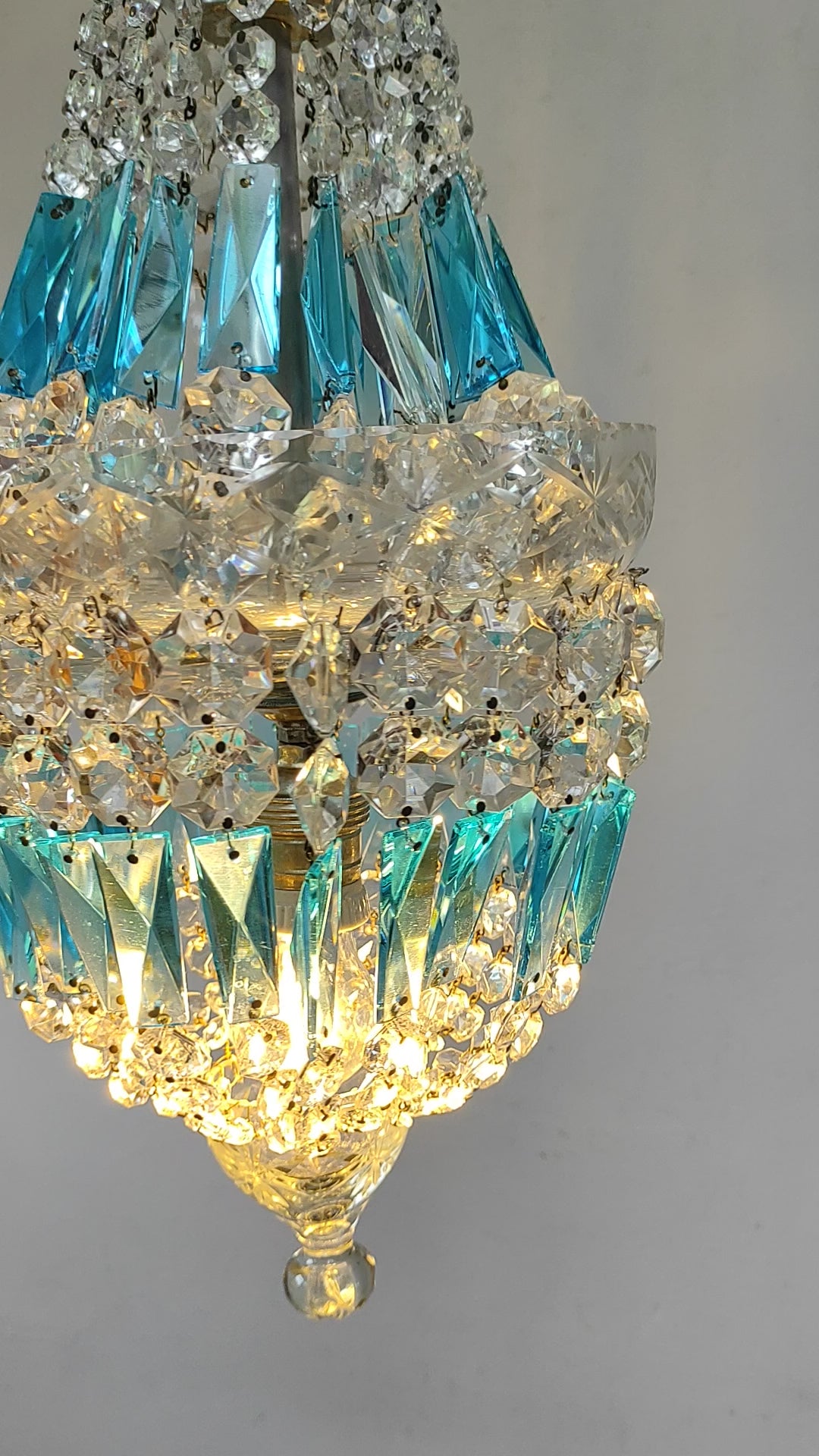 Plafón francés o checo con cristales azules c. 1960s (21 cm)