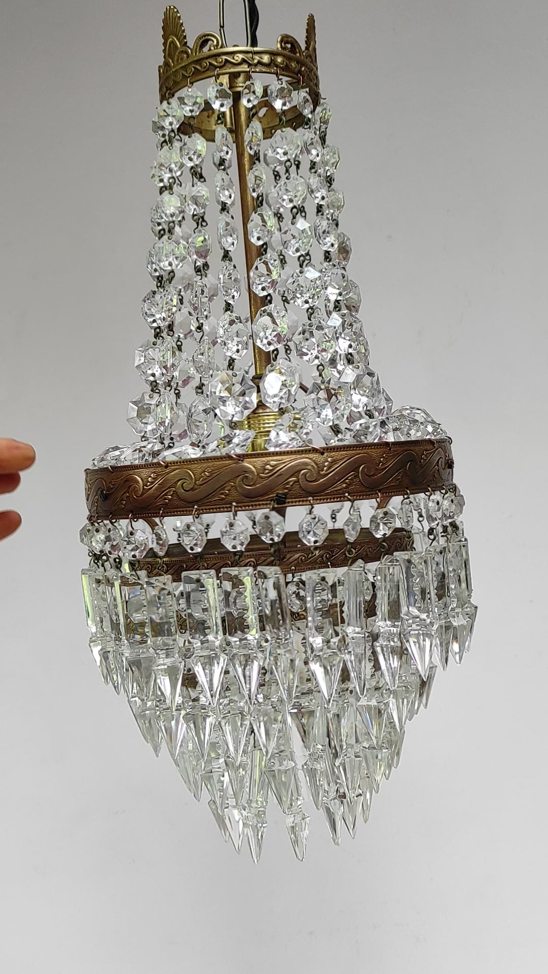 Antigua lámpara de techo francesa bronce y cristales (22 cm)