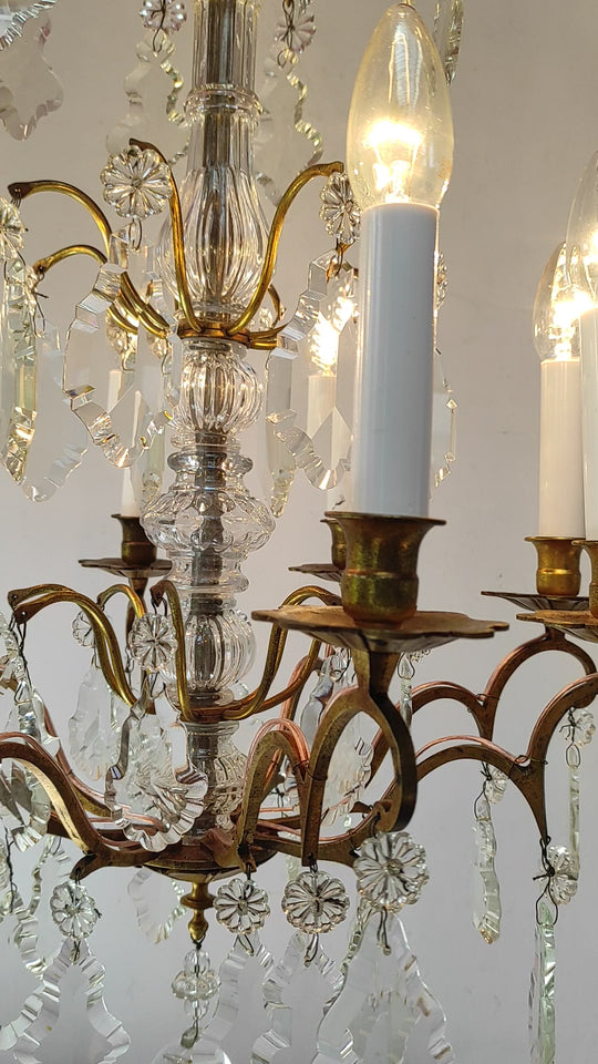 Antiguo chandelier francés latón, bronce y cristales c. 1930s (52 cm)