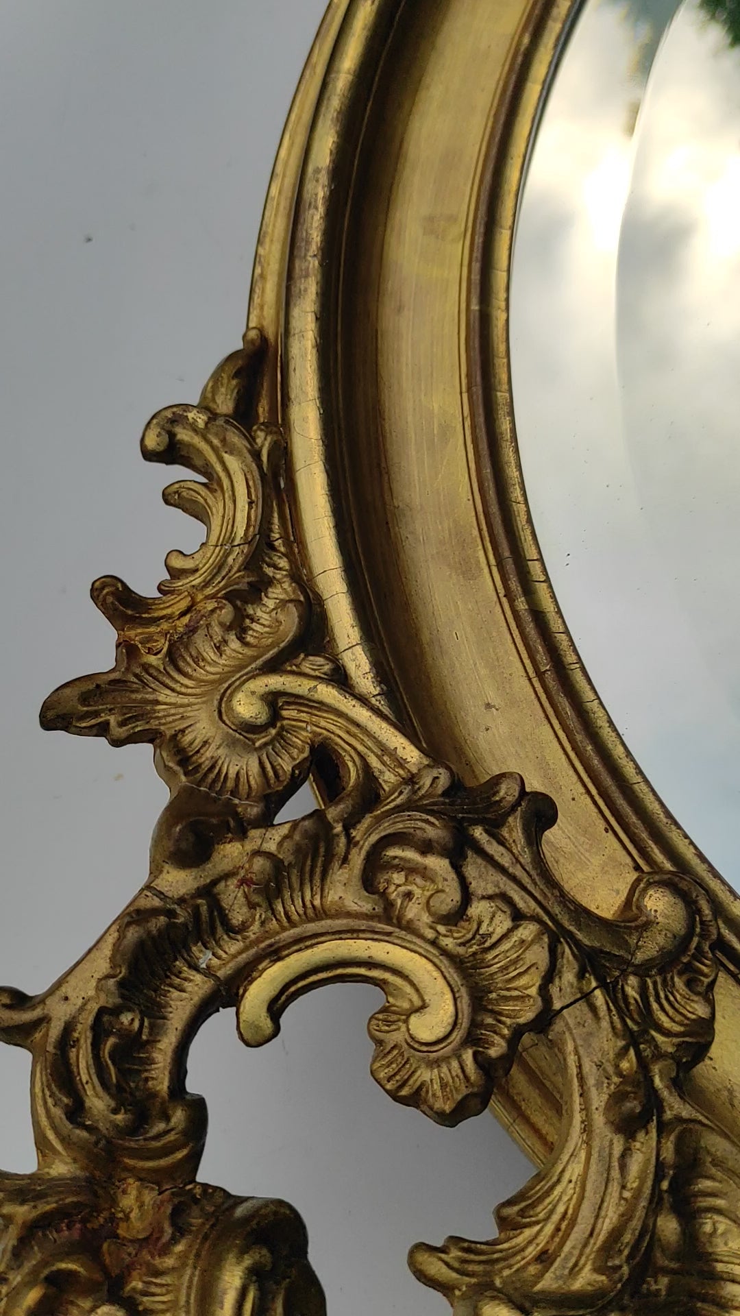 Antiguo espejo dorado francés estilo Louis XV/Isabelino con copete s. XIX (120*66 cm)