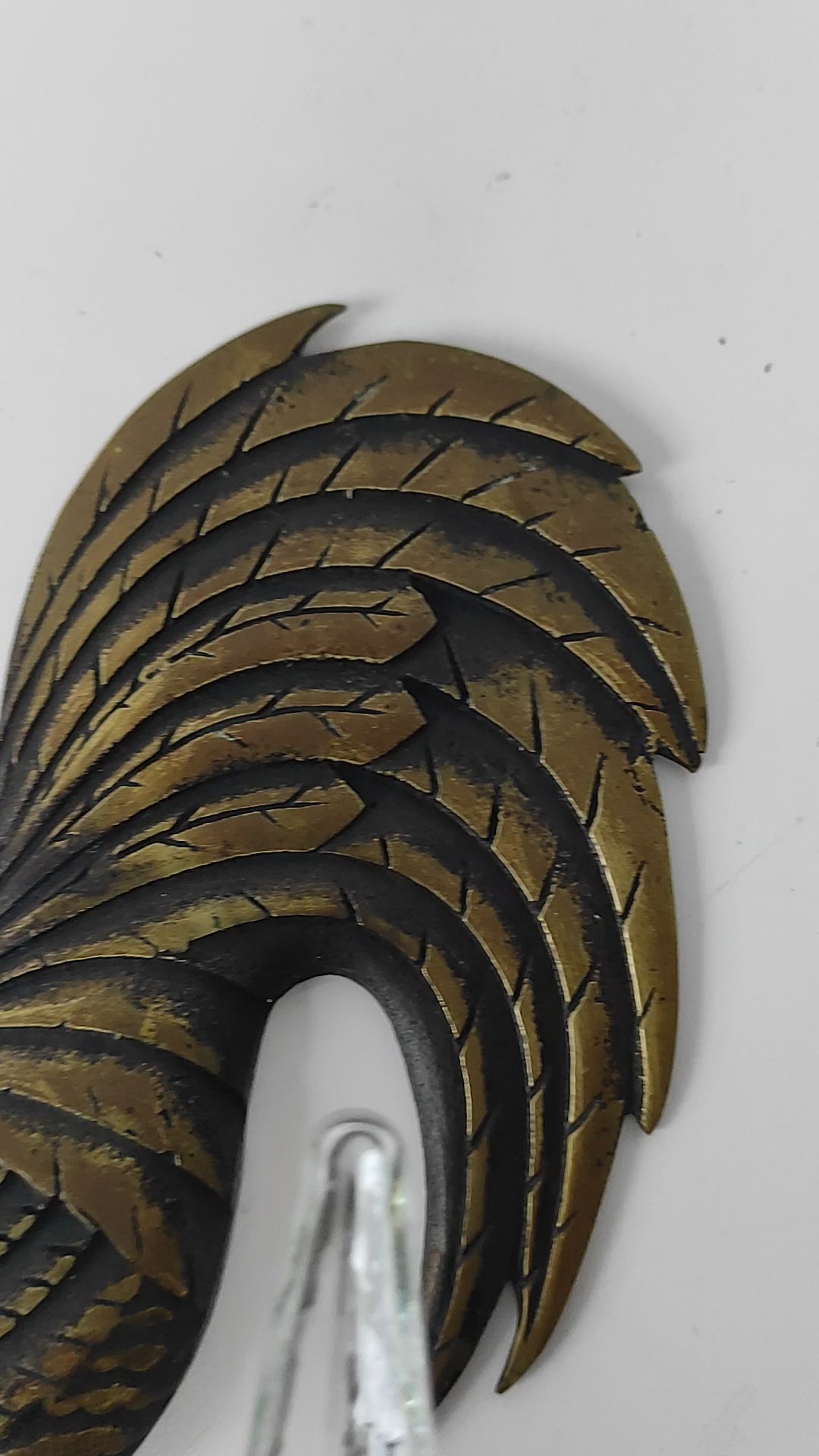 Antiguo aplique de pared francés "gallo" bronce c. 1950s (39 cm)