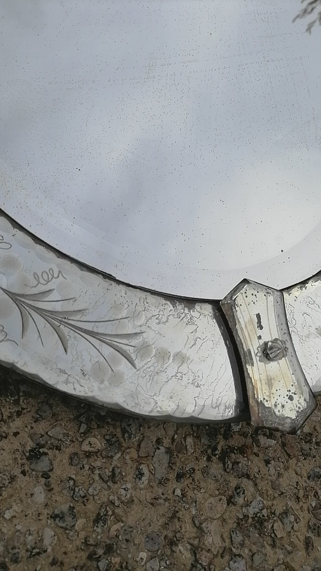 Espejo veneciano ovalado biselado c. 1930 (84,5 cm)